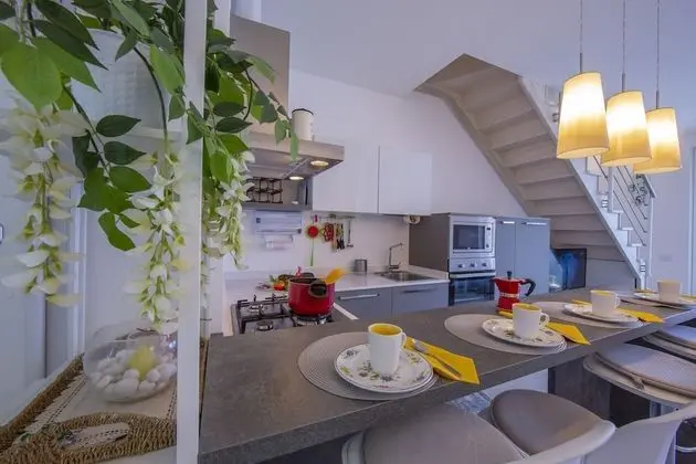 Family Apart Daire, Birden Çok Yatak, 2 Banyolu, Dağ Yamacı (Como Lake Modern Apartment Ulivi)