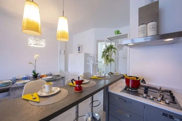 Family Apart Daire, Birden Çok Yatak, 2 Banyolu, Dağ Yamacı (Como Lake Modern Apartment Ulivi)