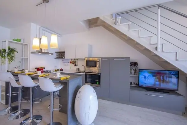 Family Apart Daire, Birden Çok Yatak, 2 Banyolu, Dağ Yamacı (Como Lake Modern Apartment Ulivi)