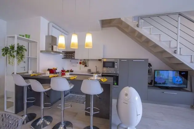 Family Apart Daire, Birden Çok Yatak, 2 Banyolu, Dağ Yamacı (Como Lake Modern Apartment Ulivi)