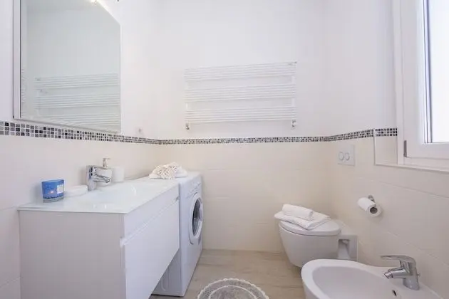 Family Apart Daire, Birden Çok Yatak, 2 Banyolu, Dağ Yamacı (Como Lake Modern Apartment Ulivi)