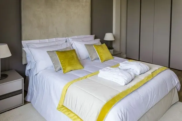 Luxury Apart Daire, Teras, Göl Manzaralı (Cavour)