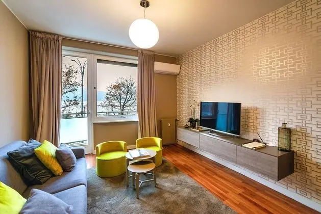 Luxury Apart Daire, Teras, Göl Manzaralı (Cavour)
