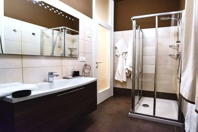 Luxury Apart Daire, Teras, Göl Manzaralı (Cavour)