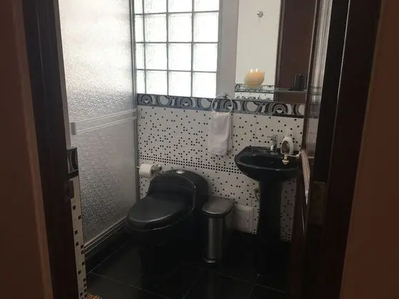 İki Ayrı Yataklı Oda, 2 Büyük (Queen) Boy Yatak, Ortak Banyo
