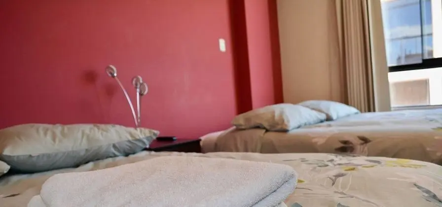 İki Ayrı Yataklı Oda, 2 Büyük (Queen) Boy Yatak, Ortak Banyo
