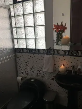 İki Ayrı Yataklı Oda, 2 Büyük (Queen) Boy Yatak, Ortak Banyo