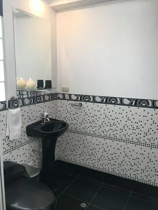Tek Büyük Yataklı Oda, 1 Çift Kişilik Yatak, Ortak Banyo