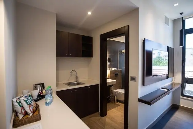 Deluxe Tek Büyük Yataklı Oda, 1 Yatak Odası, Sigara İçilebilir, Özel Banyo