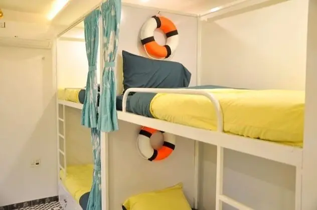 Oda, Karma Ranzalı Oda (Bed in 4-Bunk Bed)