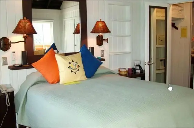 Standard Queen Room