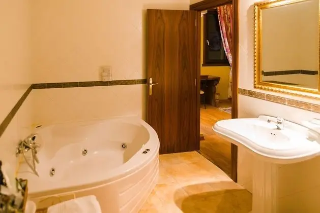 Superior Tek Büyük veya İki Ayrı Yataklı Oda