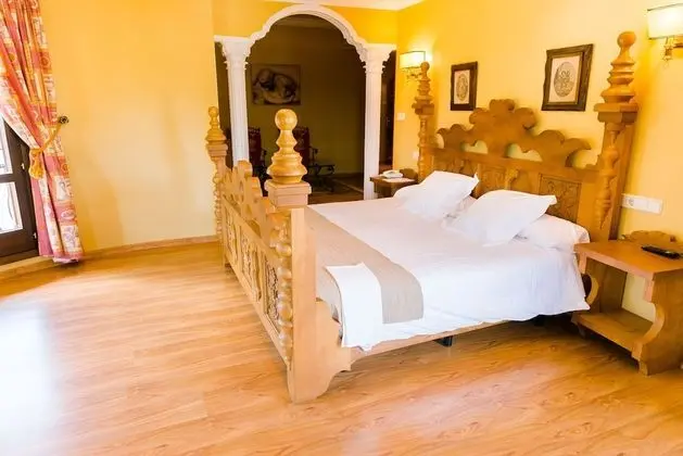 Superior Tek Büyük veya İki Ayrı Yataklı Oda