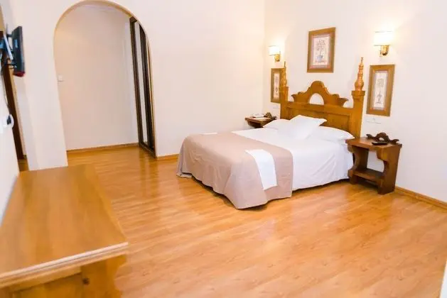 Superior Tek Büyük veya İki Ayrı Yataklı Oda