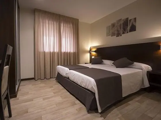 İki Ayrı Yataklı Oda, Dağ Manzaralı