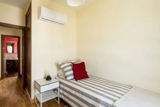 Ev, 2 Yatak Odası, Bahçe Manzaralı