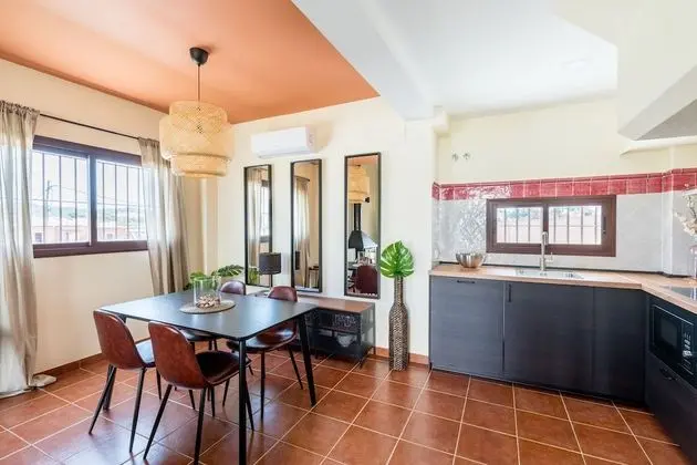 Ev, 2 Yatak Odası, Bahçe Manzaralı