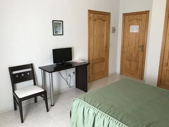 Büyük Yataklı Tek Kişilik Oda