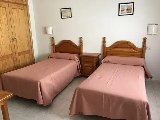 Büyük Yataklı Tek Kişilik Oda