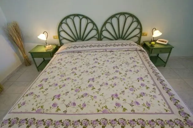 Basic Tek Büyük veya İki Ayrı Yataklı Oda