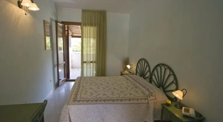 Basic Tek Büyük veya İki Ayrı Yataklı Oda