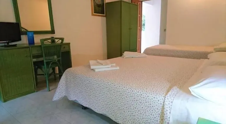 Basic Üç Kişilik Oda