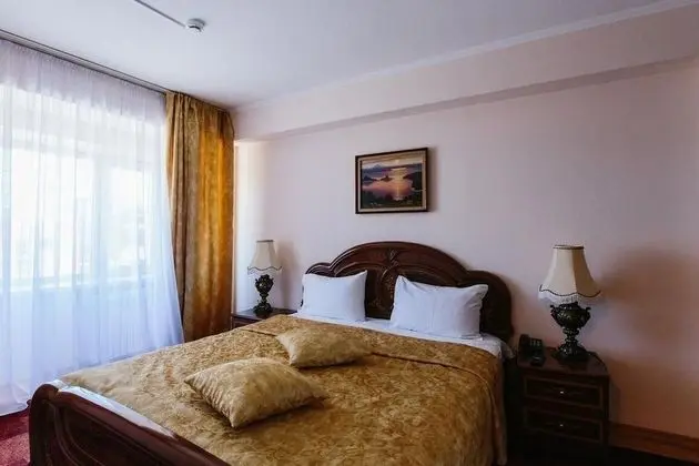 Business Tek Kişilik Oda (Queen Bed)