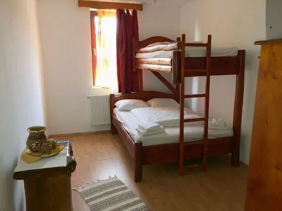 Üç Kişilik Oda, Birden Çok Yatak