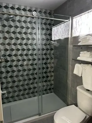 Deluxe Oda, 1 En Büyük (King) Boy Yatak