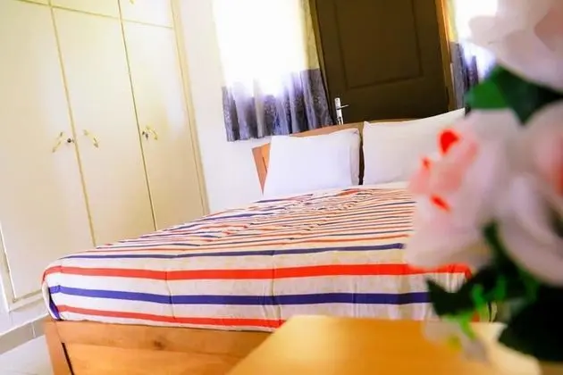 Standard Oda, 1 Büyük (Queen) Boy Yatak, Sigara İçilmez, Bahçe Manzaralı