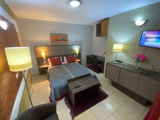 Classic Tek Büyük Yataklı Oda