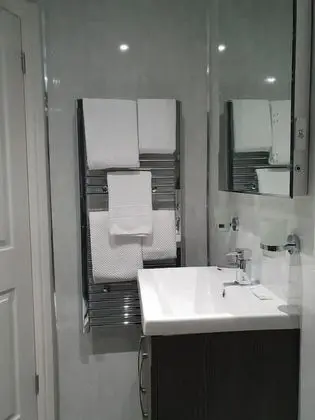Basic Tek Büyük Yataklı Oda