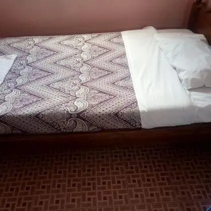 Büyük Yataklı Tek Kişilik Oda