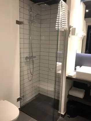 Tek Büyük Yataklı Oda, Balkon