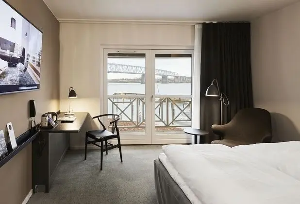 Tek Büyük Yataklı Oda, Balkon, Deniz Manzaralı