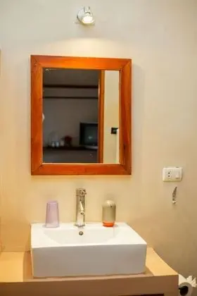 Classic Tek Büyük veya İki Ayrı Yataklı Oda, Havuz Manzaralı