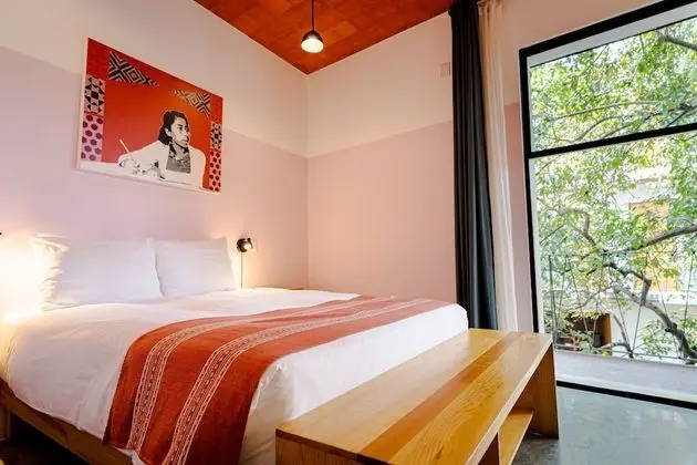 Oda, 1 Büyük (Queen) Boy Yatak