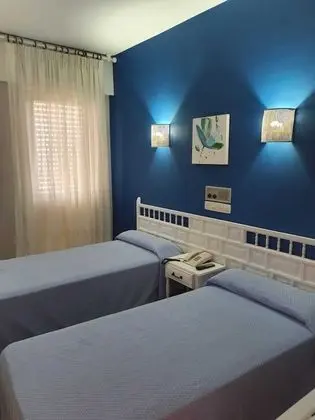 Tek Büyük veya İki Ayrı Yataklı Oda, Balkon