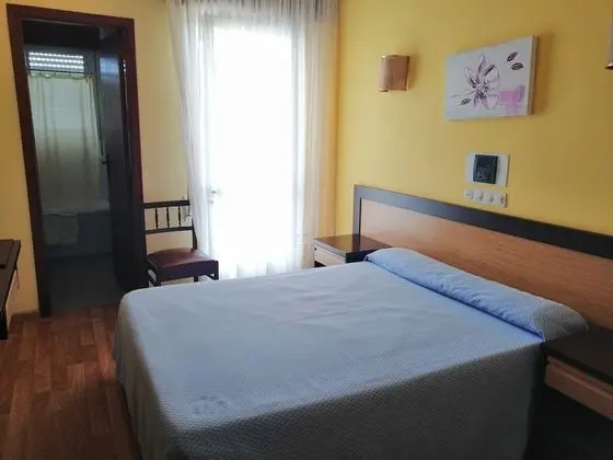 Tek Büyük veya İki Ayrı Yataklı Oda, Balkon