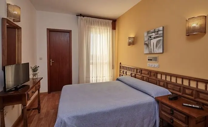Tek Büyük veya İki Ayrı Yataklı Oda, Balkon