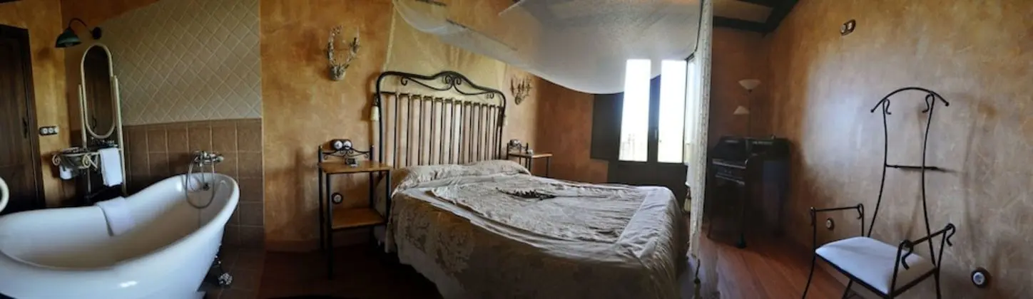 Tek Büyük Yataklı Oda, Küvet ( SPA )