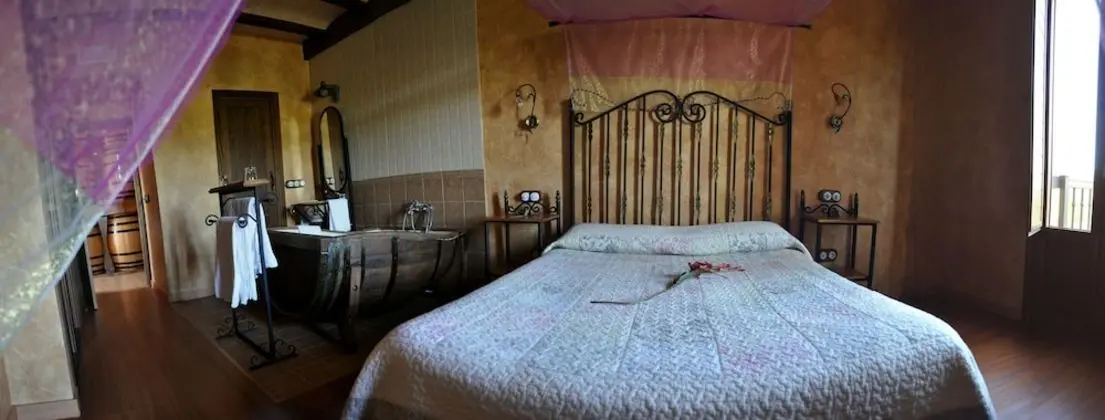 Tek Büyük Yataklı Oda, Küvet ( SPA )