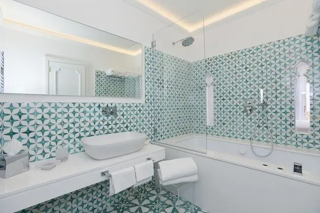 Deluxe Tek Büyük veya İki Ayrı Yataklı Oda, Teras, Deniz Manzaralı