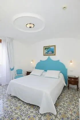 Standard Tek Büyük veya İki Ayrı Yataklı Oda, Deniz Manzaralı