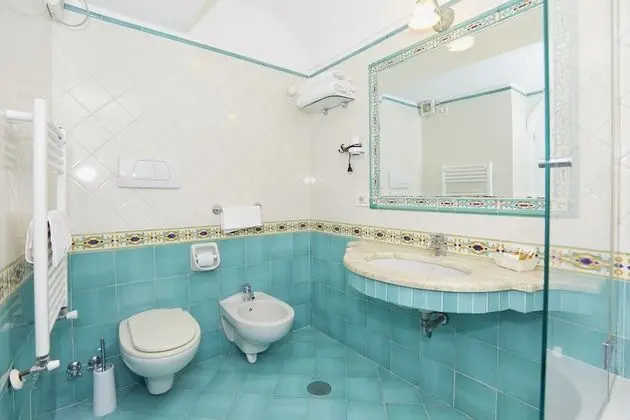 Standard Tek Büyük veya İki Ayrı Yataklı Oda, Deniz Manzaralı