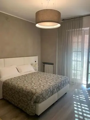 Tek Büyük veya İki Ayrı Yataklı Oda, Göl Manzaralı