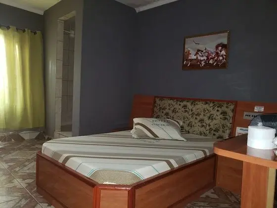 Tek Büyük Yataklı Oda, 1 Çift Kişilik Yatak
