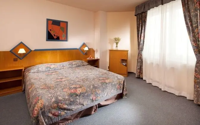 Superior Tek Büyük Yataklı Oda