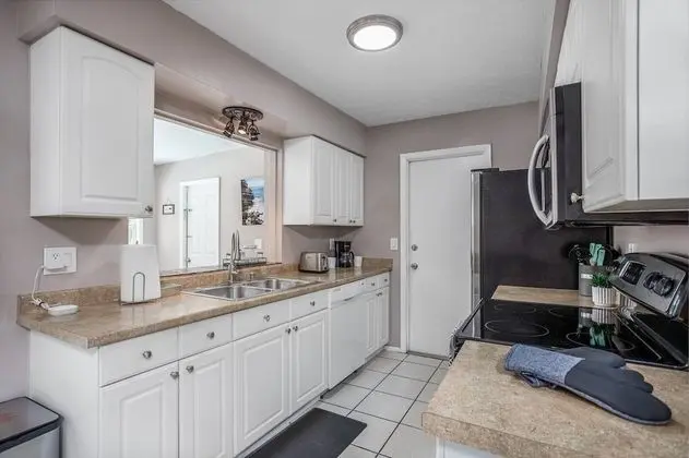 Ev (Conch Cottage Pool Home)