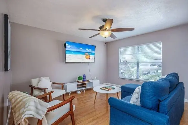 Ev (Conch Cottage Pool Home)